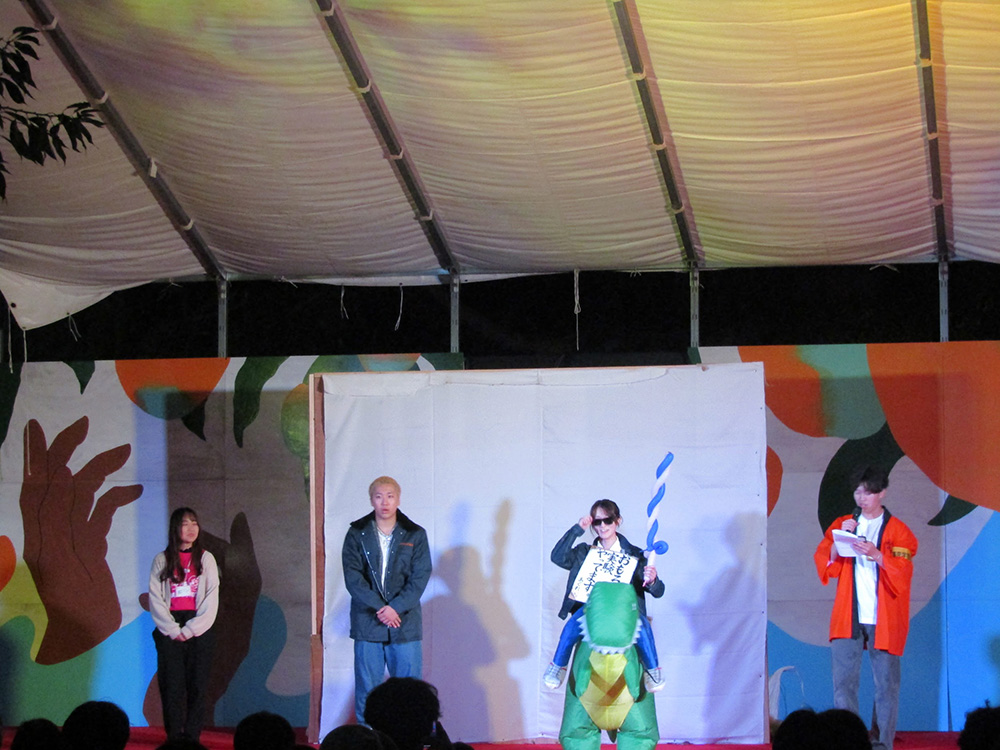 後夜祭を盛り上げる小金井祭実行委員の方々